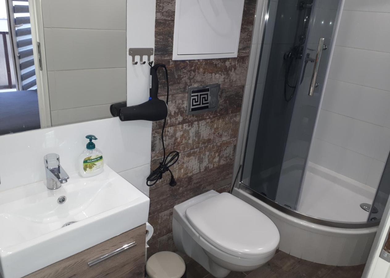 Apartamenty Centrum Mala Dwojeczka Blekitna Panoramiczna Balkonem Promenada Kielce Exterior foto