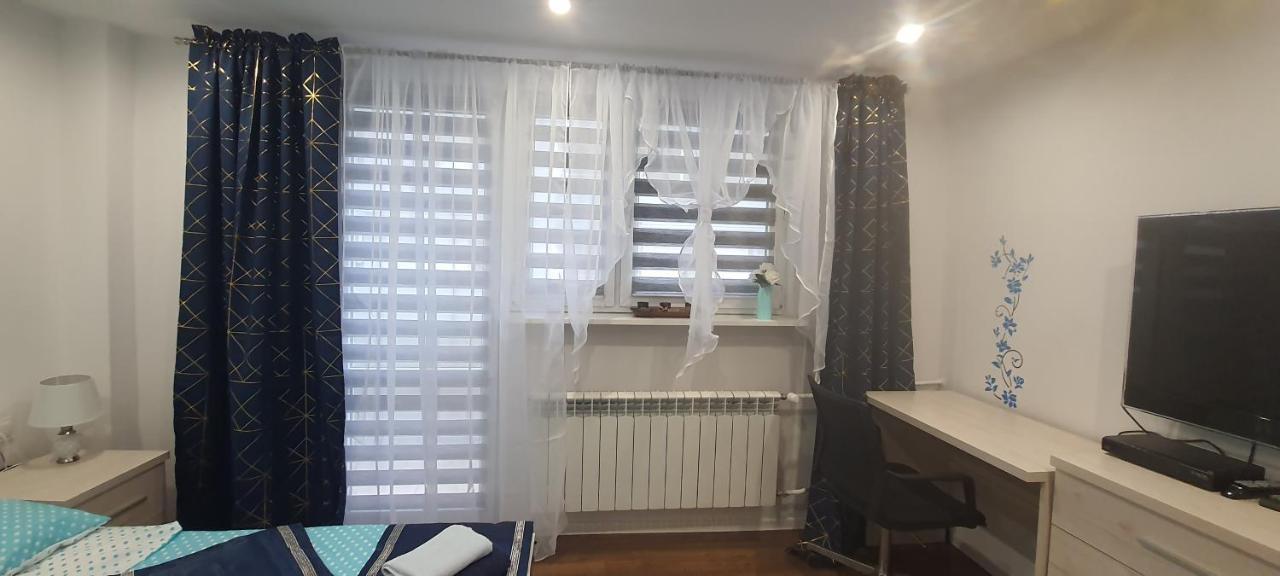 Apartamenty Centrum Mala Dwojeczka Blekitna Panoramiczna Balkonem Promenada Kielce Exterior foto